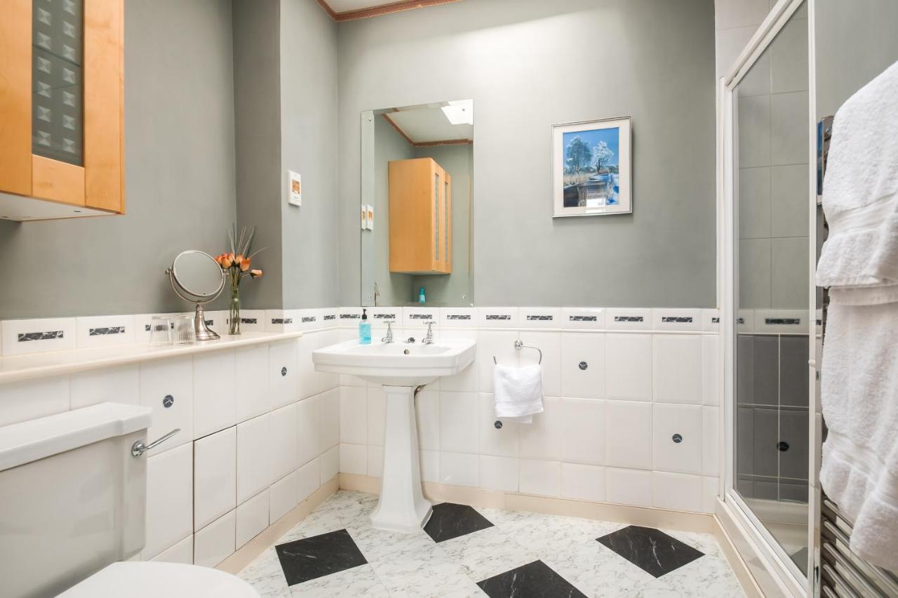 באת' 95 Sydney Place B&B חדר תמונה