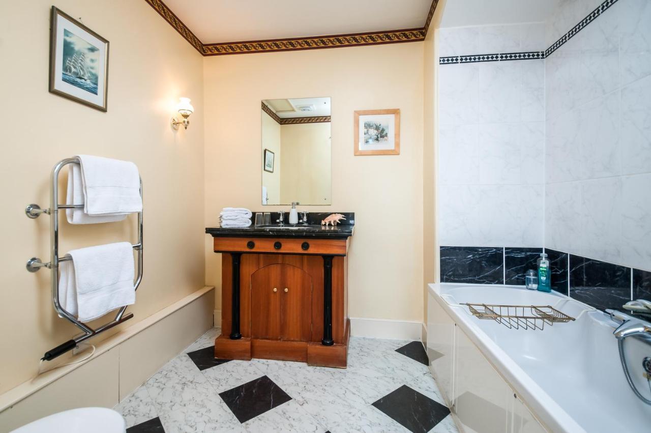 באת' 95 Sydney Place B&B חדר תמונה